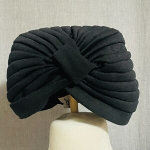 Betmar Black Pleated Turban Hat Womens Vintage Style Chemo Hair Loss Headwrap